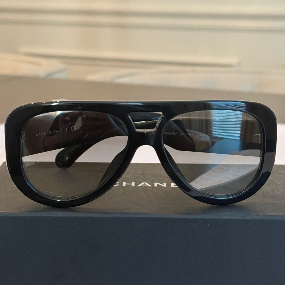 CHANEL Black Gloss Oversized Aviator Sunglasses
